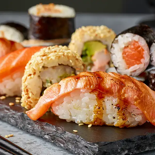 3-kitchen-food-image-sushi-maki-01